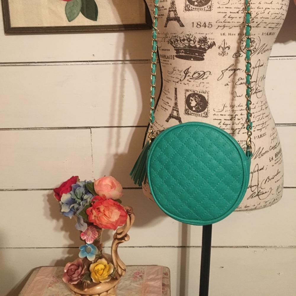 💟Sondra Roberts 2 Crossbody Bag